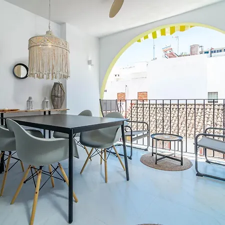 Awesome 3 Bedroom Metres From The Rdr289 Lägenhet Estepona
