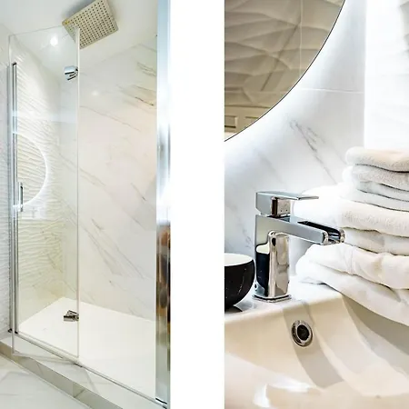 Lägenhet Awesome 3 Bedroom Metres From The Rdr289 Estepona