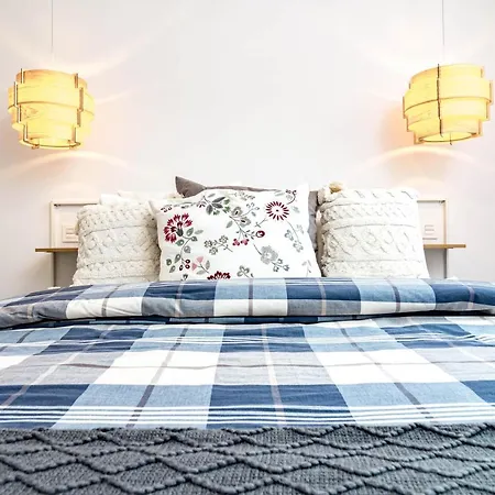 Apartamento Awesome 3 Bedroom Metres From The Rdr289