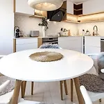 Apartamento Awesome 3 Bedroom Metres From The Rdr289 *