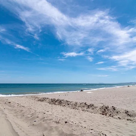 Awesome 3 Bedroom Metres From The Rdr289 * 에스테포나