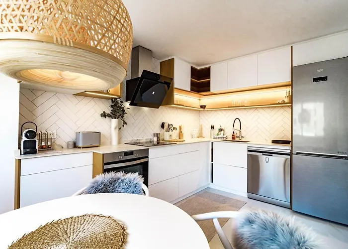 Awesome 3 Bedroom Metres From The Rdr289 아파트